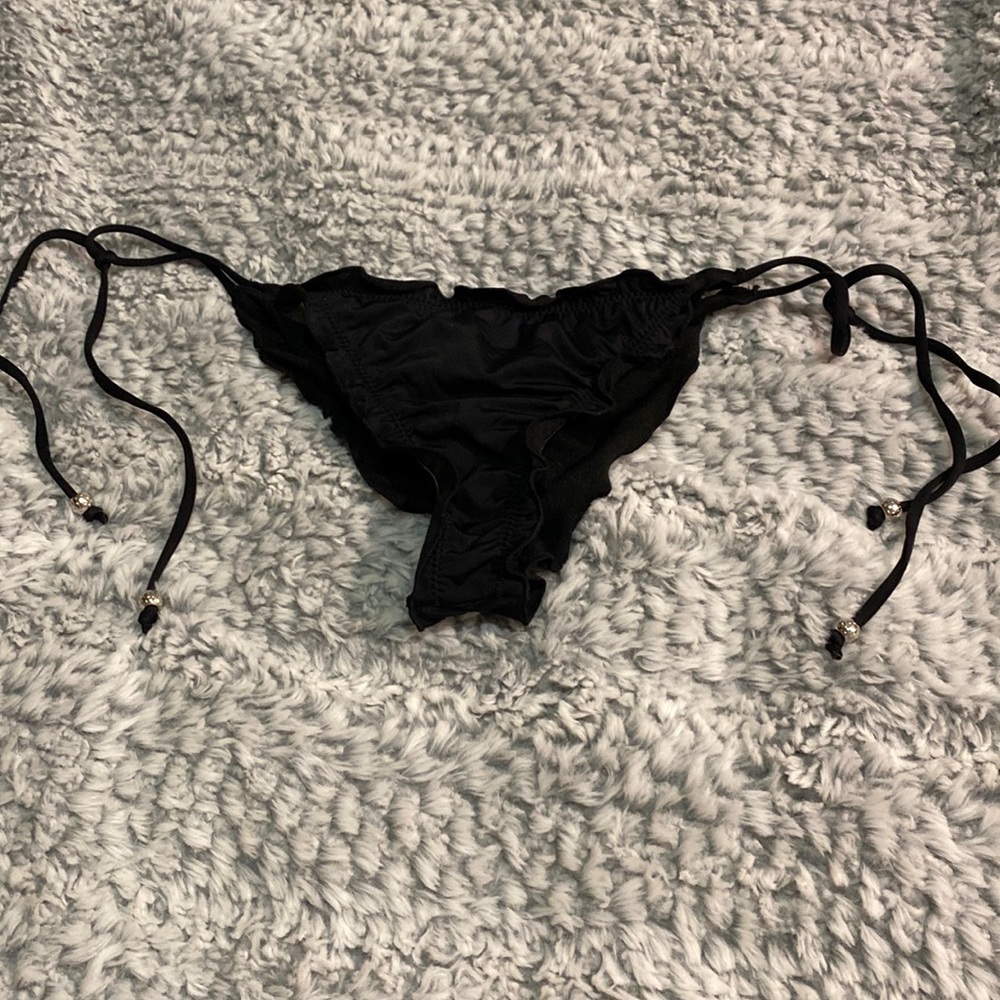 Black bikini bottoms